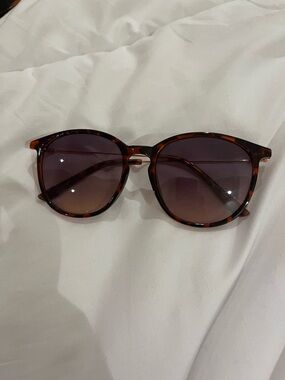 Tortoiseshell Round Women's Sunglasses - Brown Lenses
